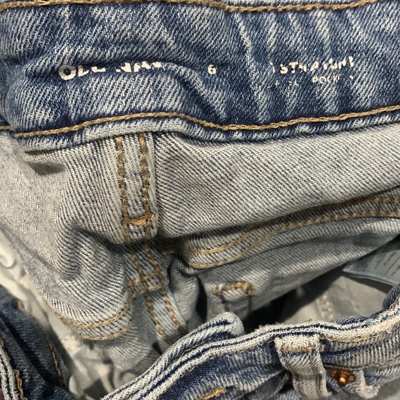 Used Old Navy Women’s Size 6 O.G. Straight Leg High Rise Jeans - Picture 3 of 4